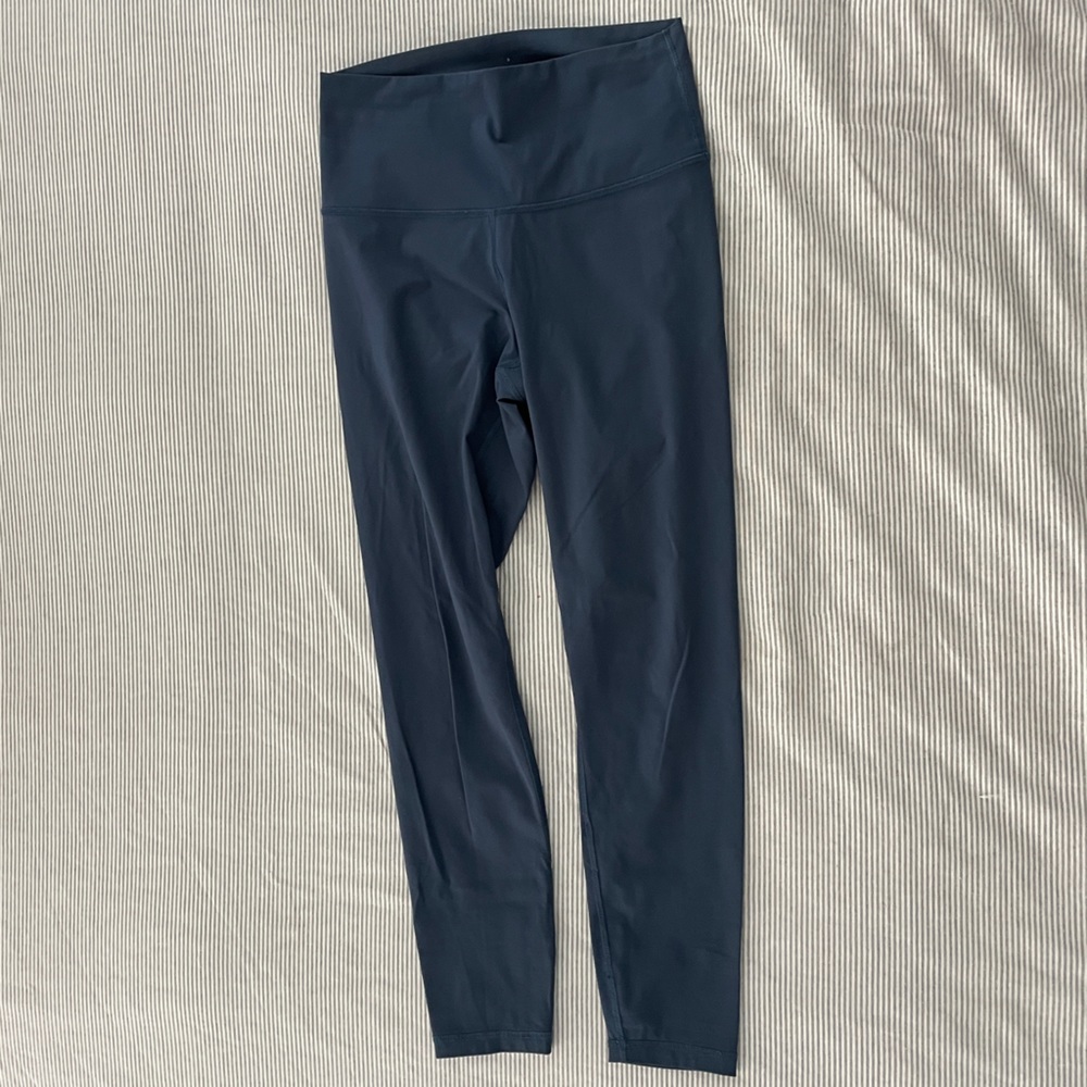 Everlane The Perform Legging ankle length in Atlantic blue